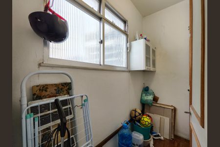 Apartamento à venda com 102m², 3 quartos e 2 vagas Apartamento à venda com 102m², 3 quartos e 2 vagasQuarto de Serviço