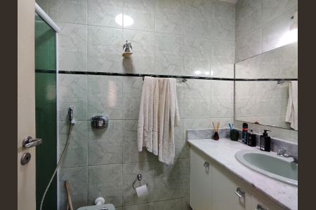 Apartamento à venda com 102m², 3 quartos e 2 vagas Apartamento à venda com 102m², 3 quartos e 2 vagasBanheiro Corredor
