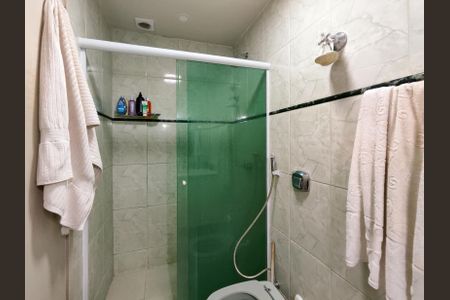 Apartamento à venda com 102m², 3 quartos e 2 vagas Apartamento à venda com 102m², 3 quartos e 2 vagasBanheiro Corredor