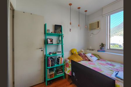 Apartamento à venda com 102m², 3 quartos e 2 vagas Apartamento à venda com 102m², 3 quartos e 2 vagasQuarto 1