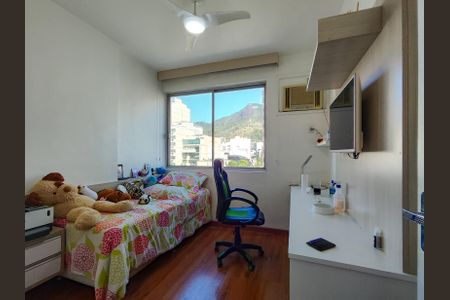 Apartamento à venda com 102m², 3 quartos e 2 vagas Apartamento à venda com 102m², 3 quartos e 2 vagasQuarto 2