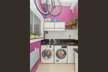 Casa à venda com 72m², 2 quartos e 1 vagaÁrea de Serviço