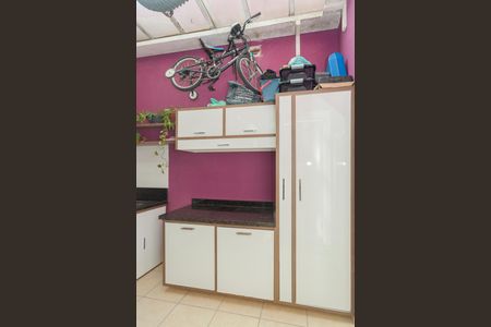 Casa à venda com 72m², 2 quartos e 1 vagaÁrea de Serviço