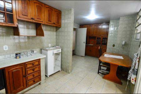 Apartamento à venda com 150m², 3 quartos e 2 vagasCozinha