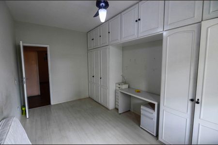 Apartamento à venda com 150m², 3 quartos e 2 vagasQuarto 2
