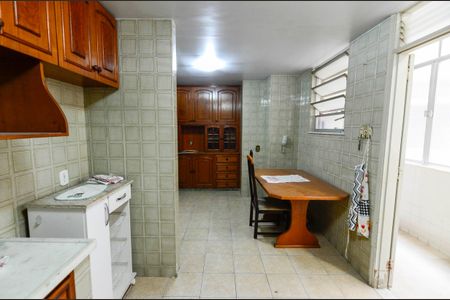 Apartamento à venda com 150m², 3 quartos e 2 vagasCozinha