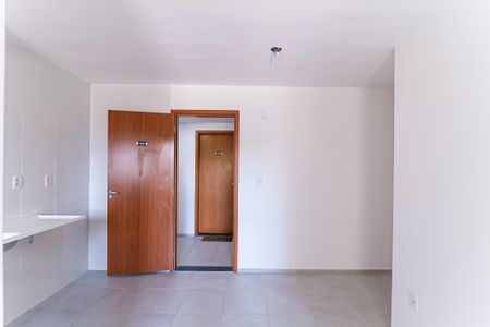 Sala de apartamento à venda com 2 quartos, 48m² em Del Castilho, Rio de Janeiro