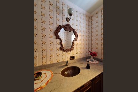 Casa à venda com 700m², 5 quartos e 8 vagas Casa à venda com 700m², 5 quartos e 8 vagasLavabo