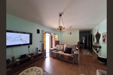 Casa à venda com 700m², 5 quartos e 8 vagas Casa à venda com 700m², 5 quartos e 8 vagasSala 3