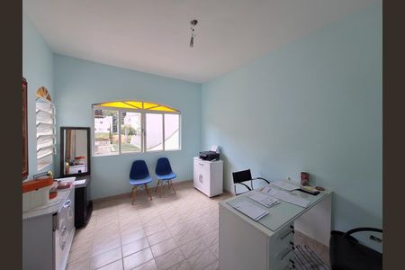 Casa à venda com 700m², 5 quartos e 8 vagas Casa à venda com 700m², 5 quartos e 8 vagasEdícula