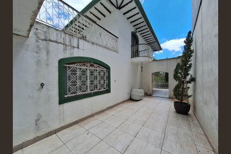 Casa à venda com 700m², 5 quartos e 8 vagas Casa à venda com 700m², 5 quartos e 8 vagasChurrasqueira