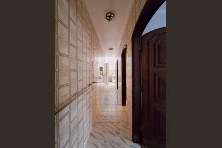 Casa à venda com 700m², 5 quartos e 8 vagas Casa à venda com 700m², 5 quartos e 8 vagasÁrea de Serviço