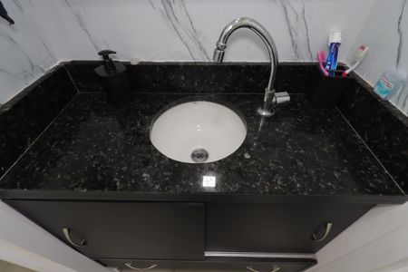 Apartamento para alugar com 53m², 2 quartos e 1 vagaBanheiro - Pia