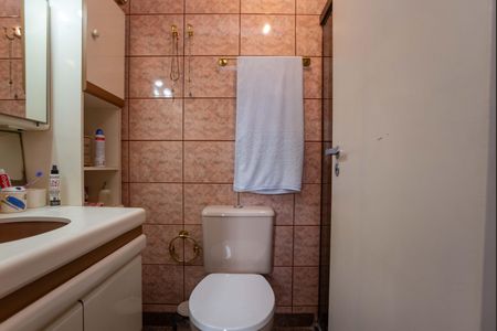 Apartamento à venda com 120m², 4 quartos e 2 vagas Apartamento à venda com 120m², 4 quartos e 2 vagasBanheiro do quarto 3 Suíte