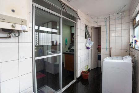 Apartamento à venda com 120m², 4 quartos e 2 vagas Apartamento à venda com 120m², 4 quartos e 2 vagasÁrea de Serviço