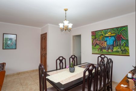 Apartamento à venda com 120m², 4 quartos e 2 vagas Apartamento à venda com 120m², 4 quartos e 2 vagasSala