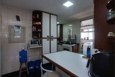 Apartamento à venda com 120m², 4 quartos e 2 vagas Apartamento à venda com 120m², 4 quartos e 2 vagasCozinha
