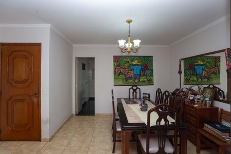 Apartamento à venda com 120m², 4 quartos e 2 vagas Apartamento à venda com 120m², 4 quartos e 2 vagasSala