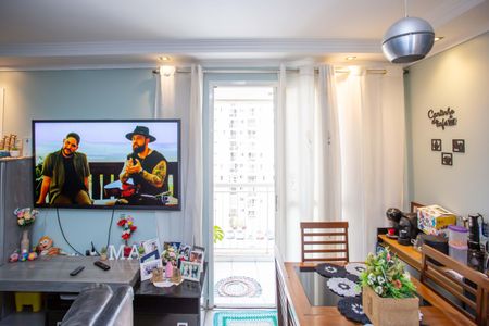 Sala de TV de apartamento à venda com 2 quartos, 56m² em Piraporinha, Diadema