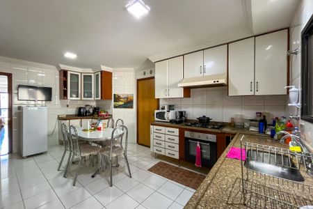 Apartamento para alugar com 130m², 3 quartos e 2 vagasCozinha