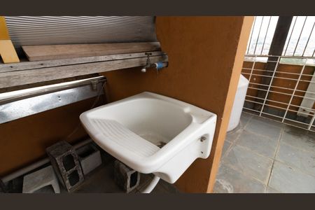 Casa à venda com 150m², 3 quartos e 2 vagas Casa à venda com 150m², 3 quartos e 2 vagasÁrea de Serviço