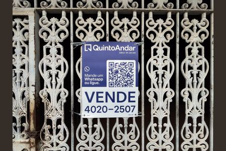 Casa à venda com 150m², 3 quartos e 2 vagas Casa à venda com 150m², 3 quartos e 2 vagasPlaquinha