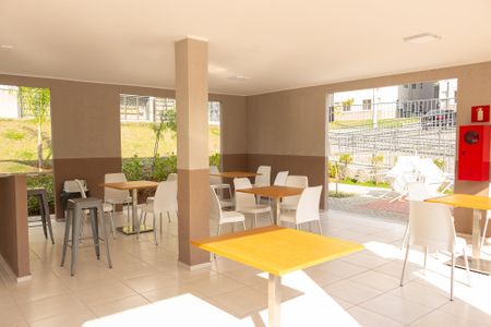 Apartamento para alugar com 49m², 2 quartos e 1 vaga Apartamento para alugar com 49m², 2 quartos e 1 vagaÁrea comum - Salão de festas