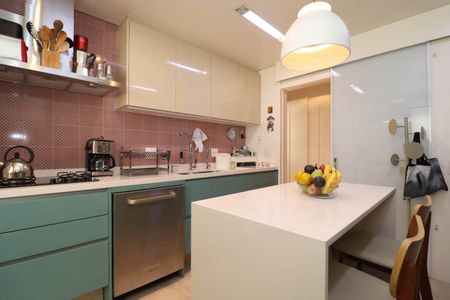 Apartamento para alugar com 138m², 3 quartos e 2 vagas Apartamento para alugar com 138m², 3 quartos e 2 vagasCozinha