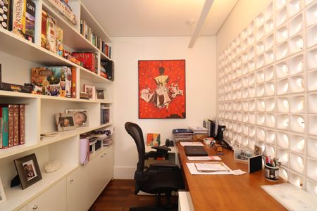 Apartamento para alugar com 138m², 3 quartos e 2 vagas Apartamento para alugar com 138m², 3 quartos e 2 vagasEscritório