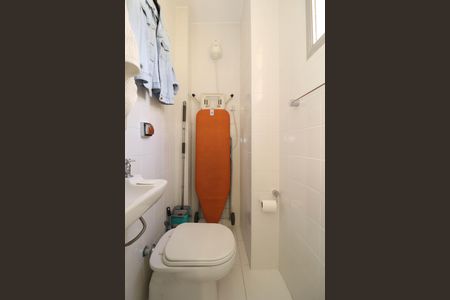 Apartamento para alugar com 138m², 3 quartos e 2 vagas Apartamento para alugar com 138m², 3 quartos e 2 vagasBanheiro de Serviço