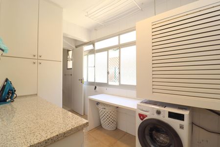 Apartamento para alugar com 138m², 3 quartos e 2 vagas Apartamento para alugar com 138m², 3 quartos e 2 vagasÁrea de Serviço