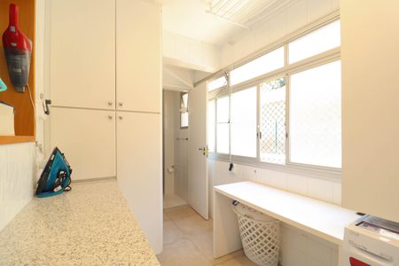 Apartamento para alugar com 138m², 3 quartos e 2 vagas Apartamento para alugar com 138m², 3 quartos e 2 vagasÁrea de Serviço