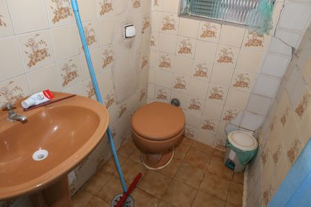 Casa à venda com 370m², 3 quartos e 2 vagas Casa à venda com 370m², 3 quartos e 2 vagasBanheiro