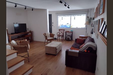 Foto 02 de casa à venda com 3 quartos, 125m² em Chácara Monte Alegre, São Paulo