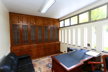 Casa à venda com 450m², 5 quartos e 7 vagasEscritório