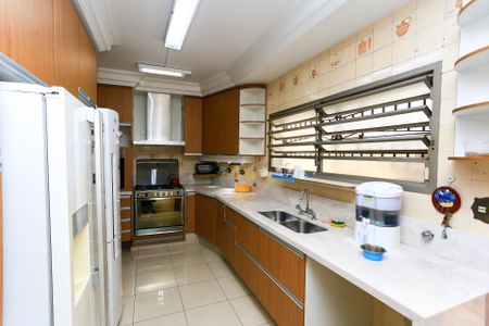 Casa à venda com 450m², 5 quartos e 7 vagascozinha