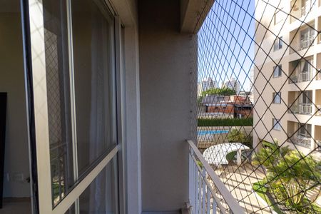 Apartamento à venda com 63m², 3 quartos e 1 vaga Apartamento à venda com 63m², 3 quartos e 1 vagaVaranda