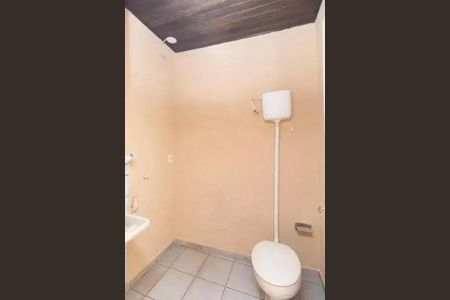 Casa à venda com 90m², 2 quartos e 3 vagas Casa à venda com 90m², 2 quartos e 3 vagasBanheiro de Serviço