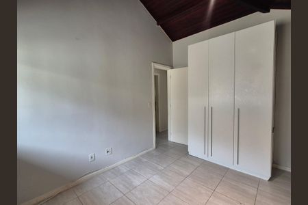 Casa de condomínio à venda com 122m², 4 quartos e 2 vagasQuarto 2
