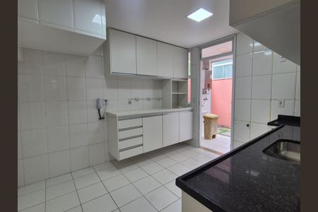 Casa de condomínio à venda com 122m², 4 quartos e 2 vagasCozinha 