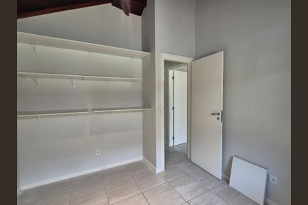 Casa de condomínio à venda com 122m², 4 quartos e 2 vagasQuarto 3