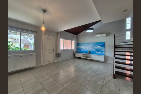 Sala  de casa de condomínio à venda com 4 quartos, 122m² em Recreio dos Bandeirantes, Rio de Janeiro