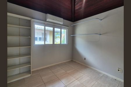 Casa de condomínio à venda com 122m², 4 quartos e 2 vagasQuarto 3