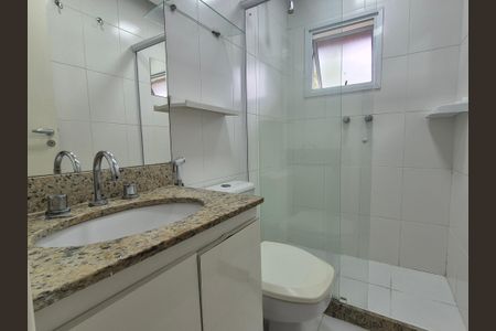 Casa de condomínio à venda com 122m², 4 quartos e 2 vagasBanheiro suite 