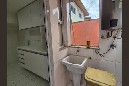 Casa de condomínio à venda com 122m², 4 quartos e 2 vagasÁrea de Serviço 