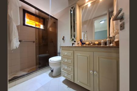 Apartamento à venda com 112m², 3 quartos e 2 vagas Apartamento à venda com 112m², 3 quartos e 2 vagasBanheiro da suíte