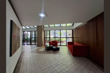 Apartamento à venda com 112m², 3 quartos e 2 vagas Apartamento à venda com 112m², 3 quartos e 2 vagasHall de entrada