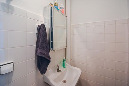 Casa à venda com 196m², 4 quartos e 3 vagas Casa à venda com 196m², 4 quartos e 3 vagasBanheiro de serviço