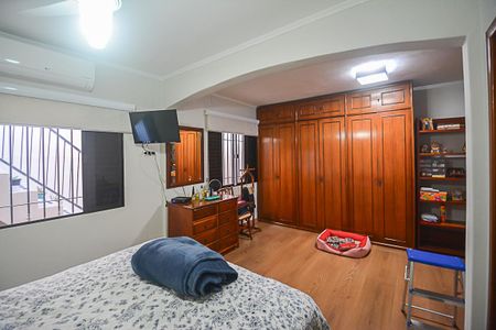 Casa à venda com 196m², 4 quartos e 3 vagas Casa à venda com 196m², 4 quartos e 3 vagasQuarto Suíte