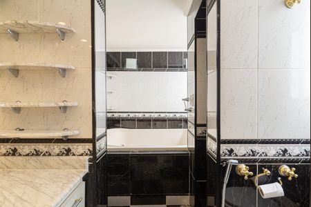 Apartamento para alugar com 180m², 3 quartos e 1 vaga Apartamento para alugar com 180m², 3 quartos e 1 vagaBanheiro da Suíte